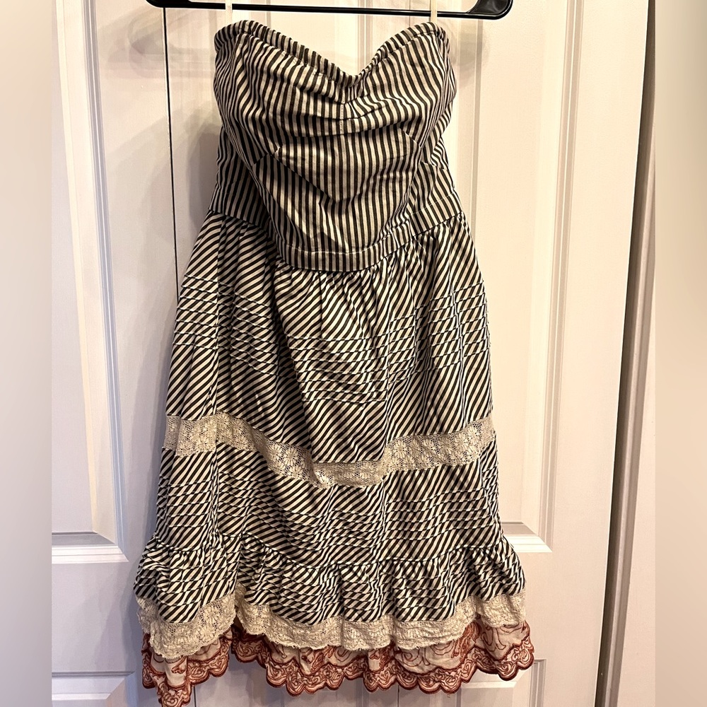 Black and cream striped ruffled bottom strapless dress, size small